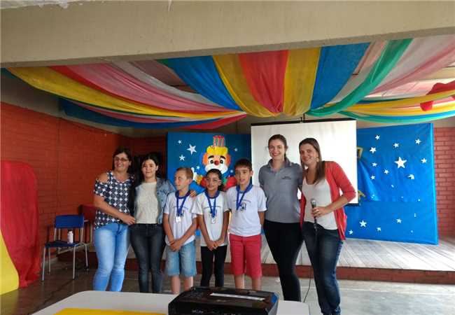 Equipes do ESF e NASF-AB Ponte da Aldeia premiam alunos